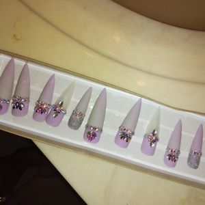 Set of stiletto nails